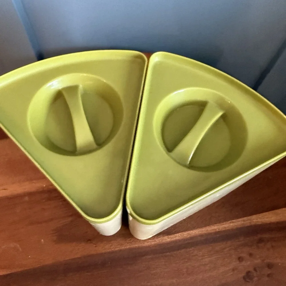 VTG Sterilite 1591 Kitchen Canister Set‎ Tea Coffee Wedge Dutch Green 2 Pcs Folk